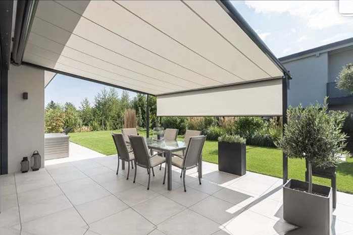 Pergola con telo teso