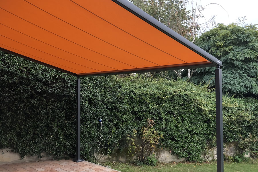 Pergola con telo teso