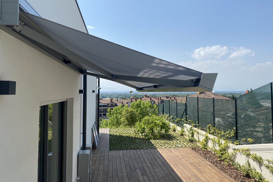Tende da sole a bracci con cassonetto
