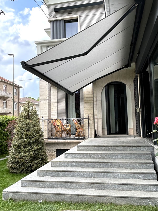 Tende da sole a bracci con cassonetto