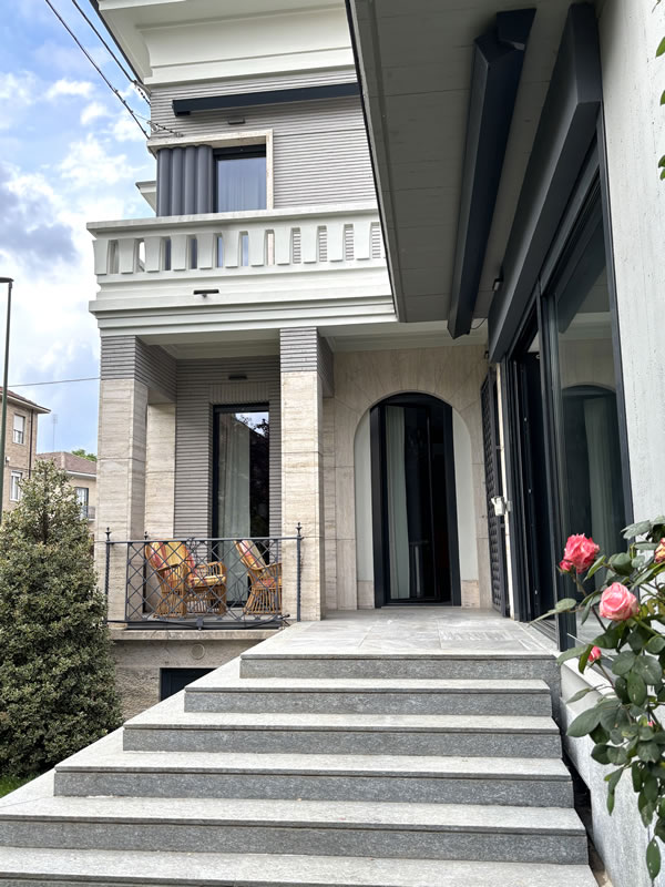 Tende da sole a bracci con cassonetto