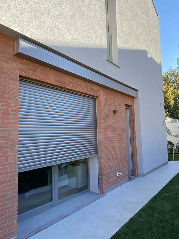 Tende da sole a bracci con cassonetto