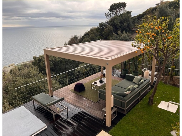 Pergola Bioclimatica ad Arenzano (GE)