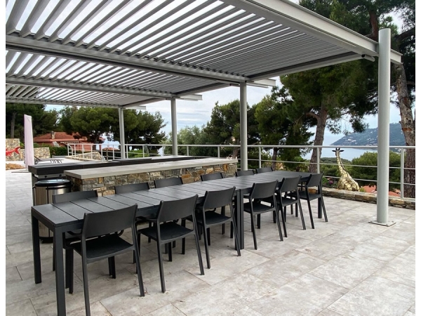 Pergola Bioclimatica a Rocce di Pinamare ad Andora (SV)