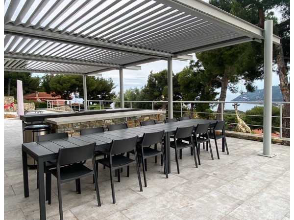 Pergola Bioclimatica a Rocce di Pinamare ad Andora (SV)