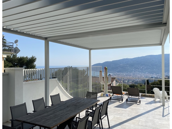 Pergola Bioclimatica a Rocce di Pinamare ad Andora (SV)