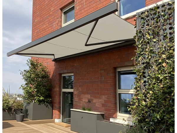 Tenda Markilux 970 per attico a Torino