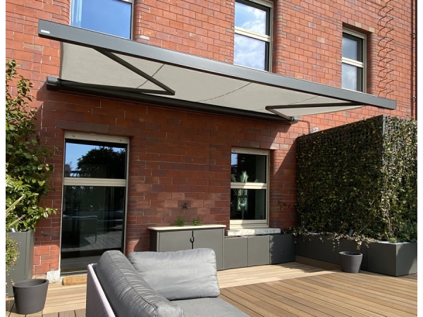 Tenda Markilux 970 per attico a Torino