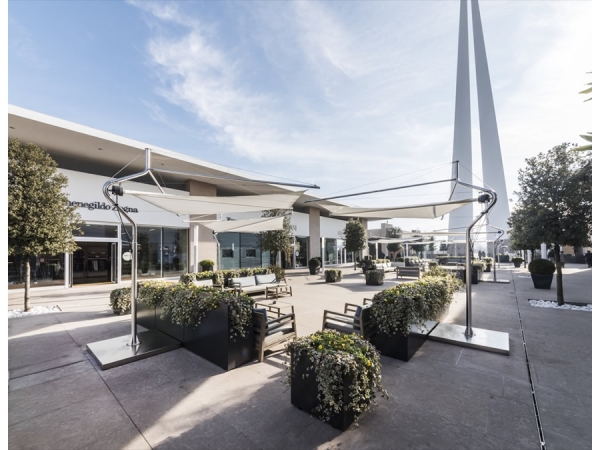 Vele ombreggianti Outlet Village a Torino